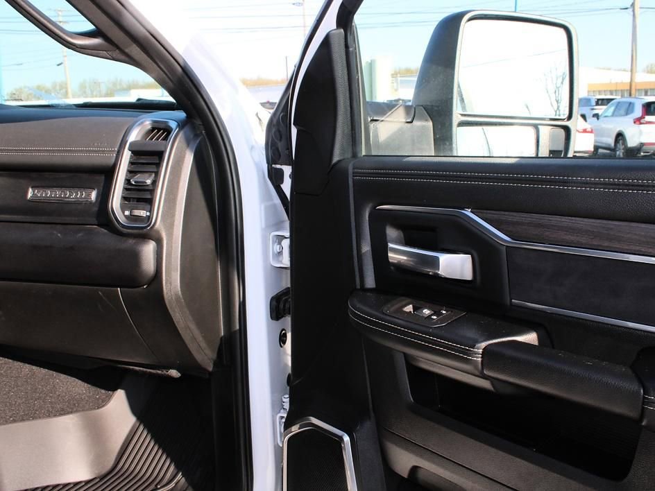 Used 2025 RAM 2500 Laramie w/ Sport Appearance Package AWD/4WD image 14