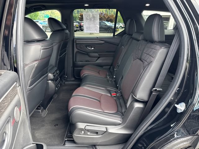 Used 2026 Honda Pilot Black Edition image 16
