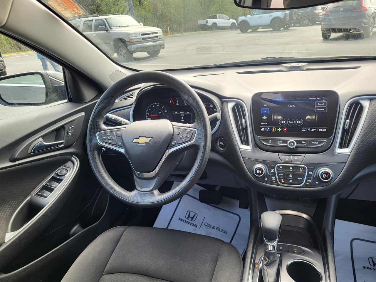 Used 2025 Chevrolet Malibu LT image 15