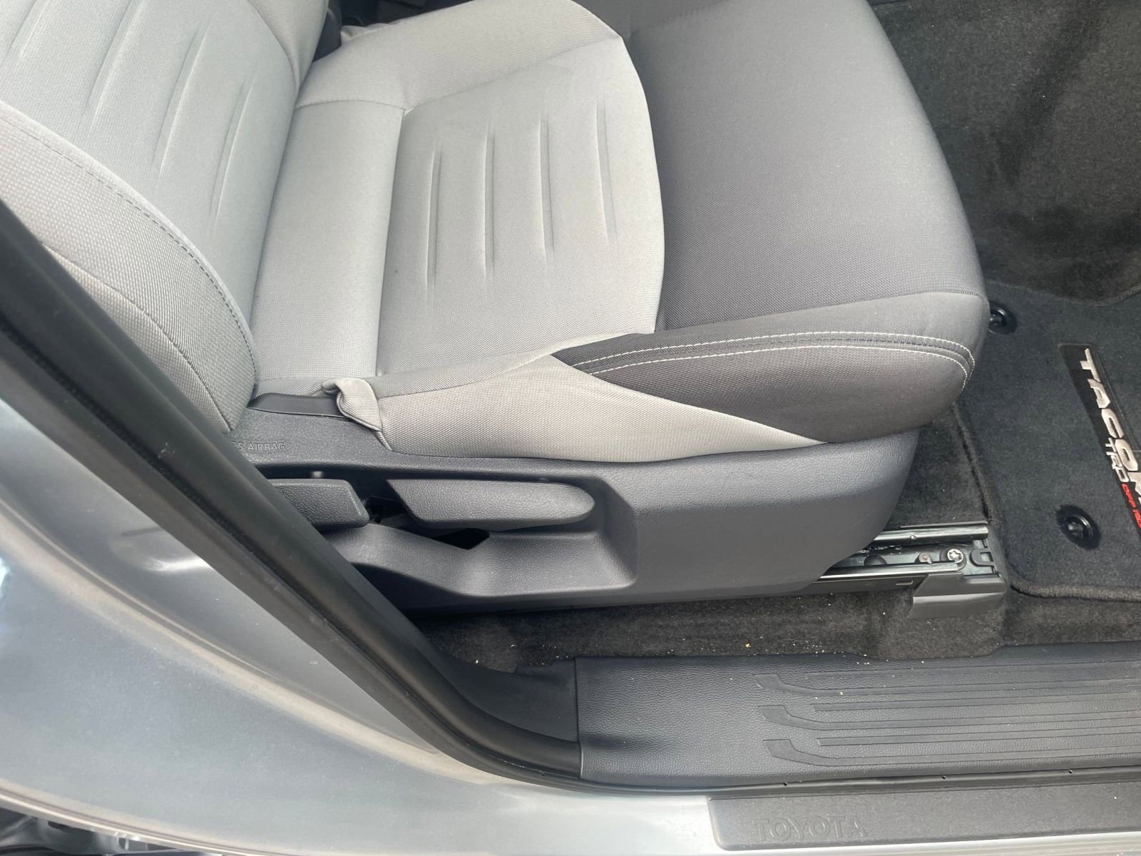 Used 2025 Toyota Tacoma TRD Off-Road image 27