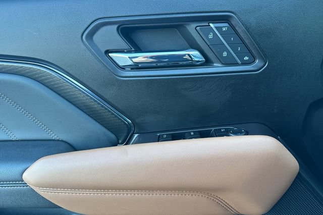 Used 2023 GMC Canyon AT4 w/ AT4 Premium Package image 11