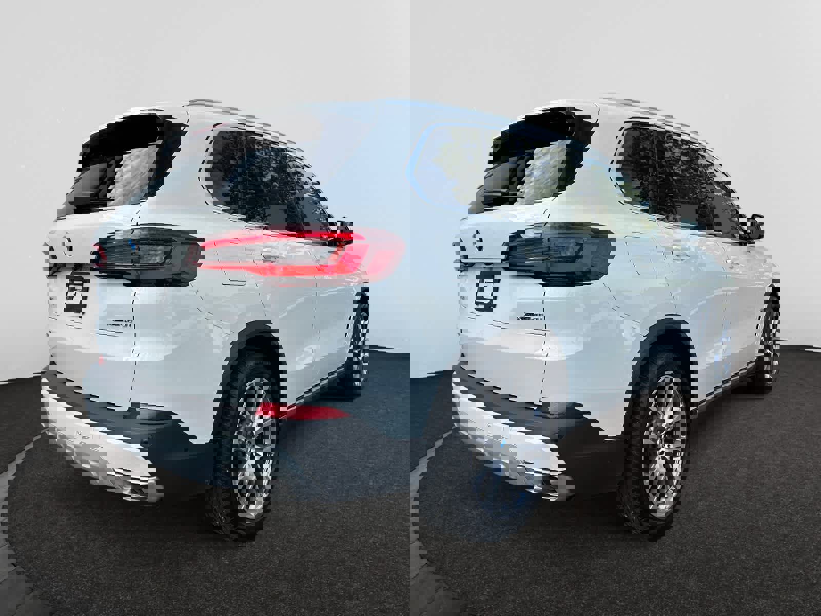 Used 2023 BMW X5 xDrive40i w/ Premium Package image 11