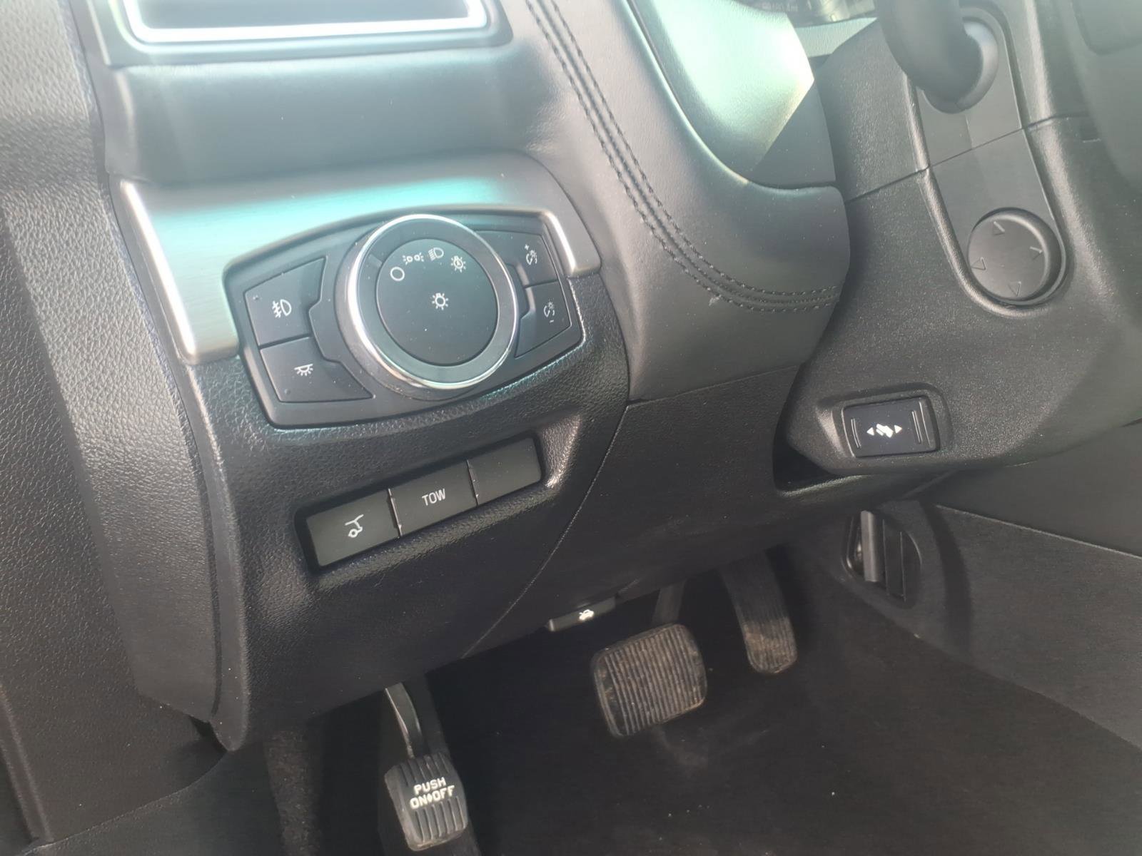 Used 2018 Ford Explorer Platinum image 13