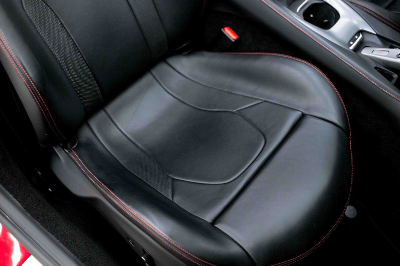 Used 2019 Ferrari Portofino RWD image 76