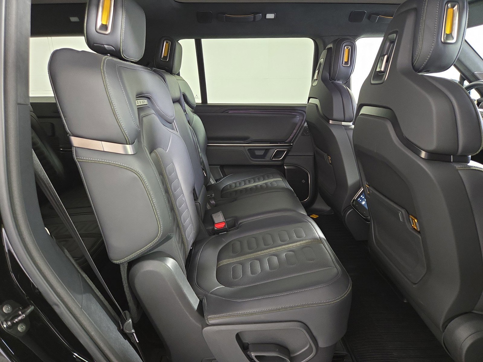 Used 2024 Rivian R1S Adventure image 23