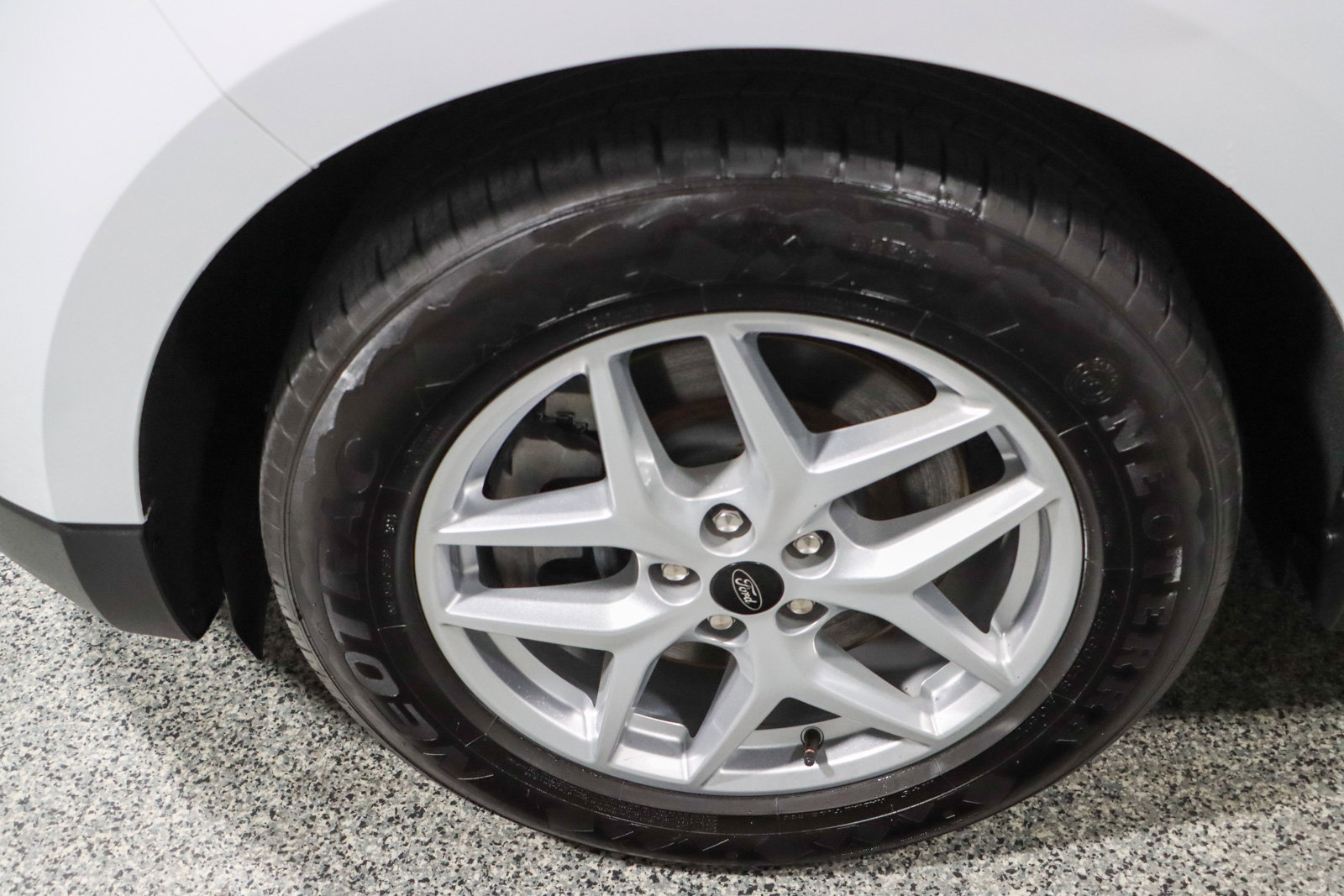 Used 2024 Ford Edge SEL image 11