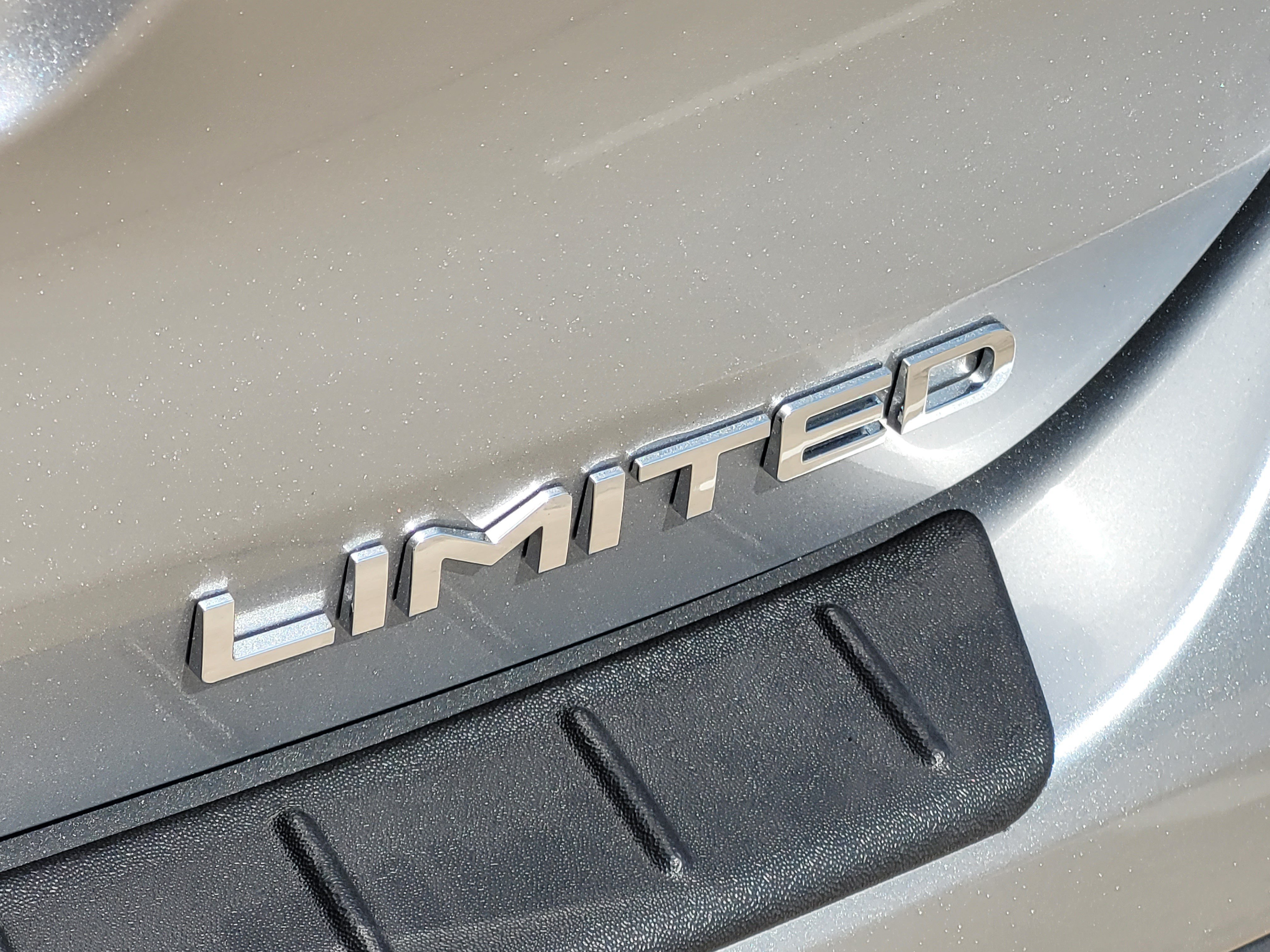 Used 2024 Toyota Highlander Limited AWD/4WD image 8