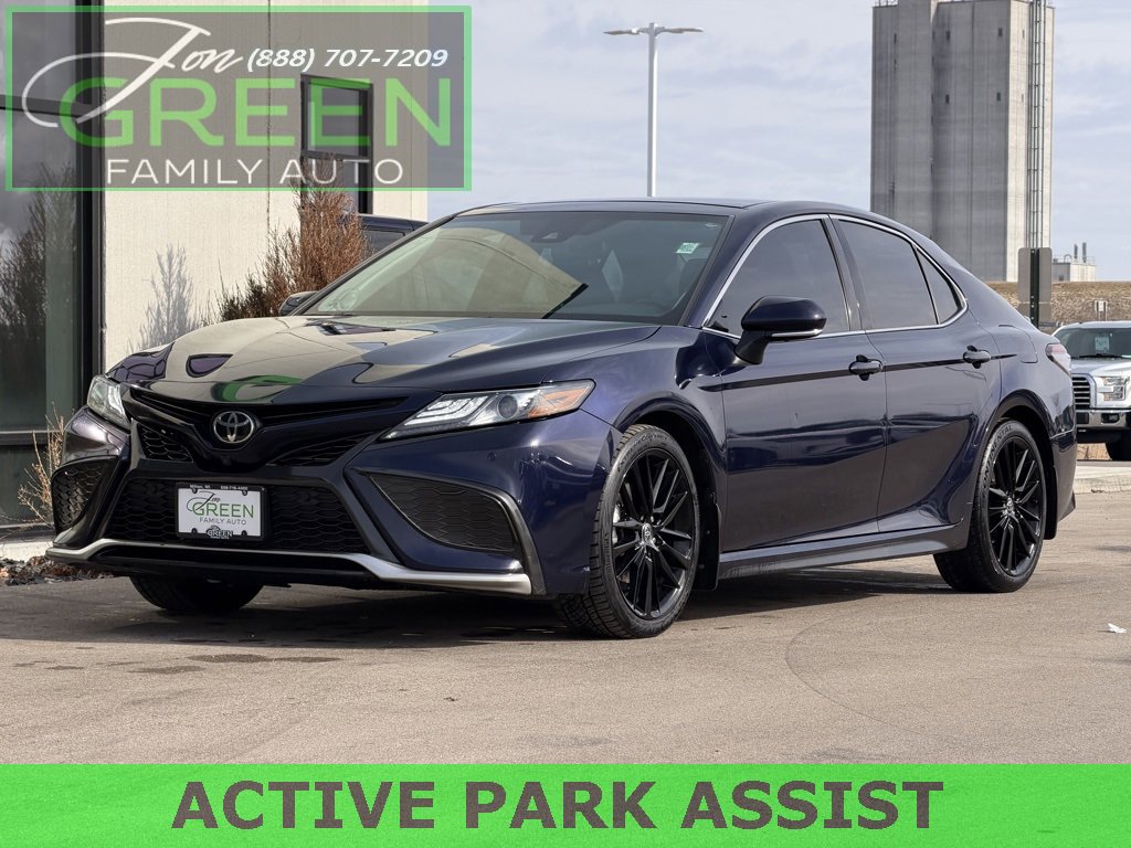 Used 2021 Toyota Camry XSE image 1