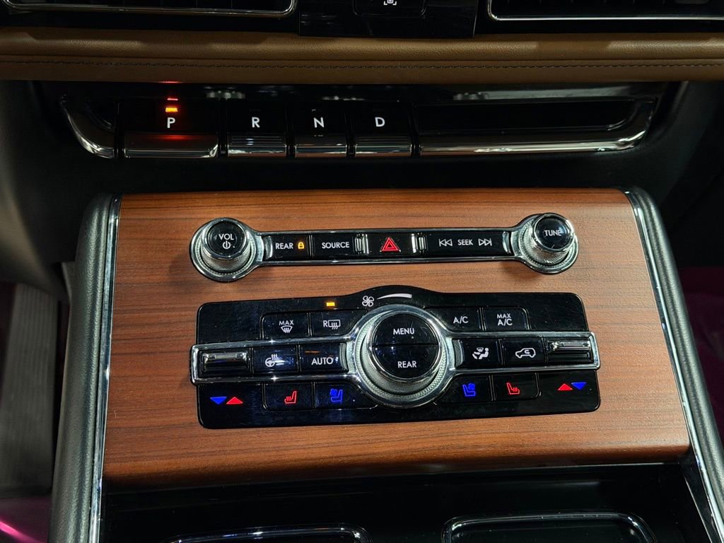 Used 2023 Lincoln Aviator Reserve w/ Equipment Group 201A image 34