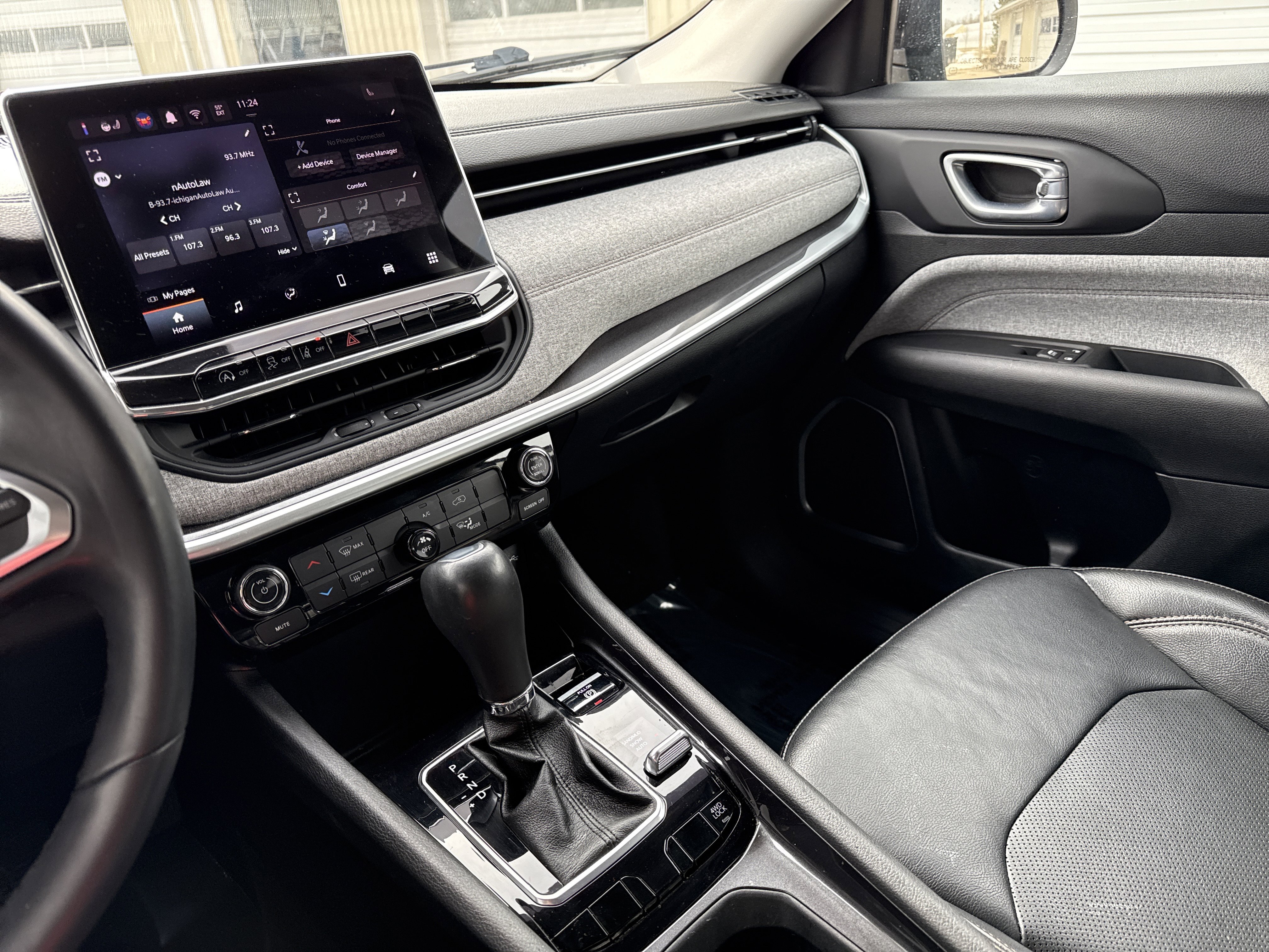 Used 2022 Jeep Compass Latitude image 24