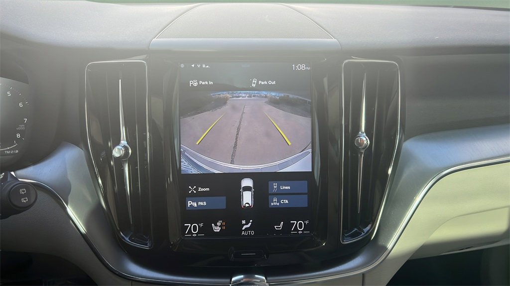 Used 2018 Volvo XC60 T5 Momentum w/ Vision Package image 21