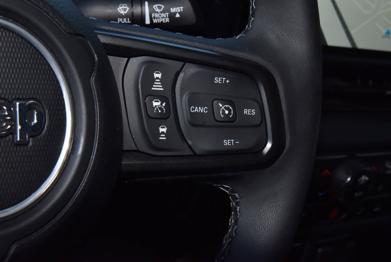 Used 2025 Jeep Gladiator Rubicon AWD/4WD image 25