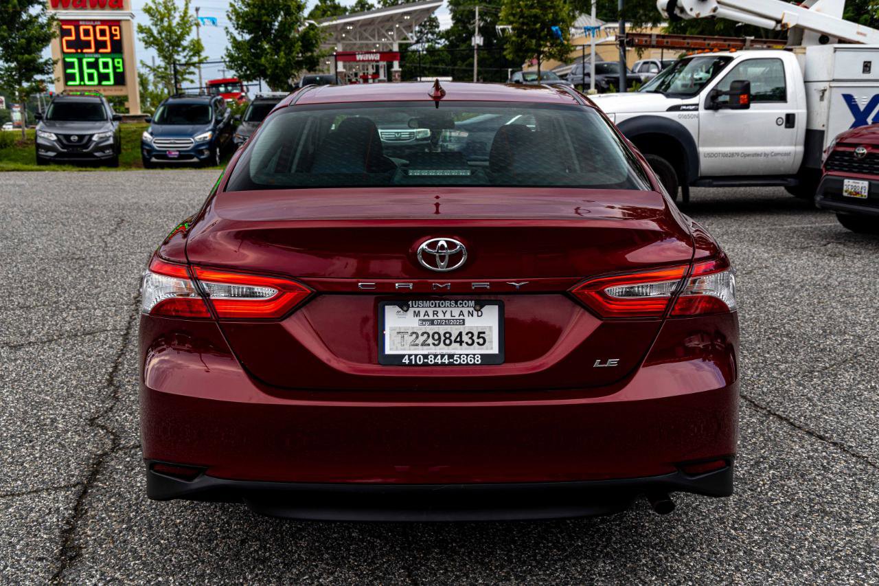 Used 2020 Toyota Camry LE image 5