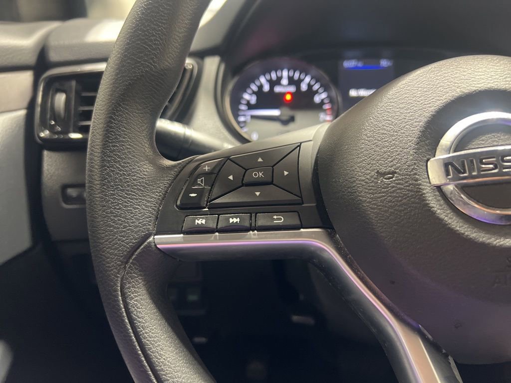 Used 2022 Nissan Rogue Sport S image 38