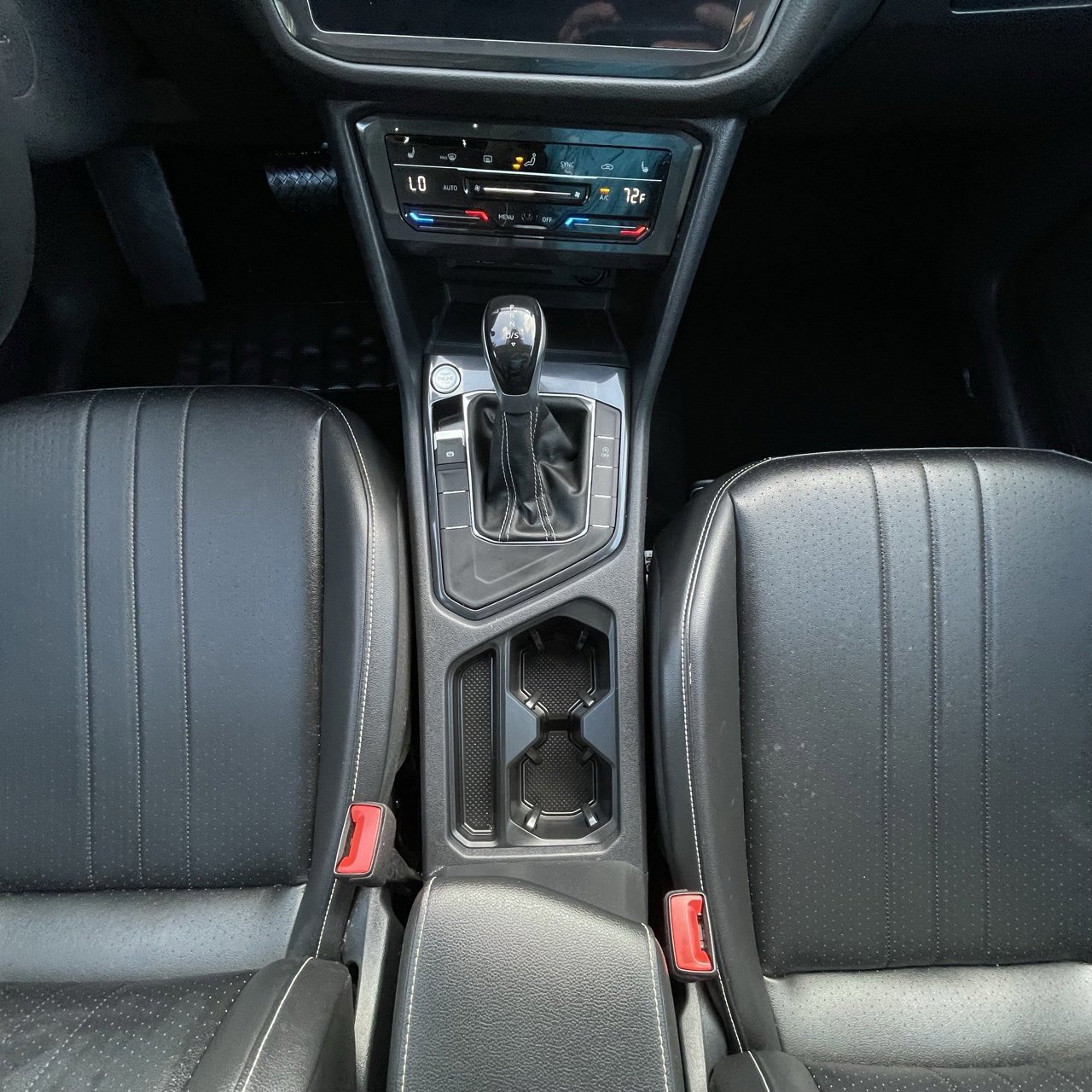 Used 2024 Volkswagen Tiguan SE image 19