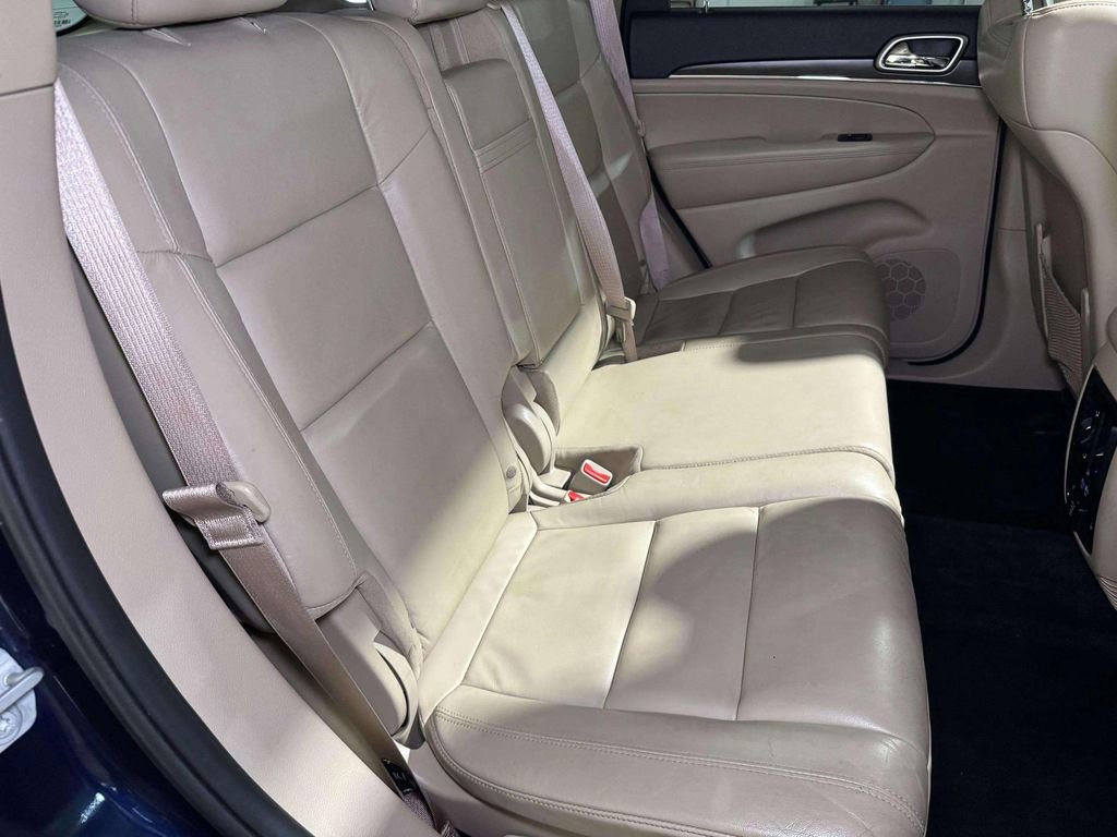 Used 2017 Jeep Grand Cherokee Limited image 26