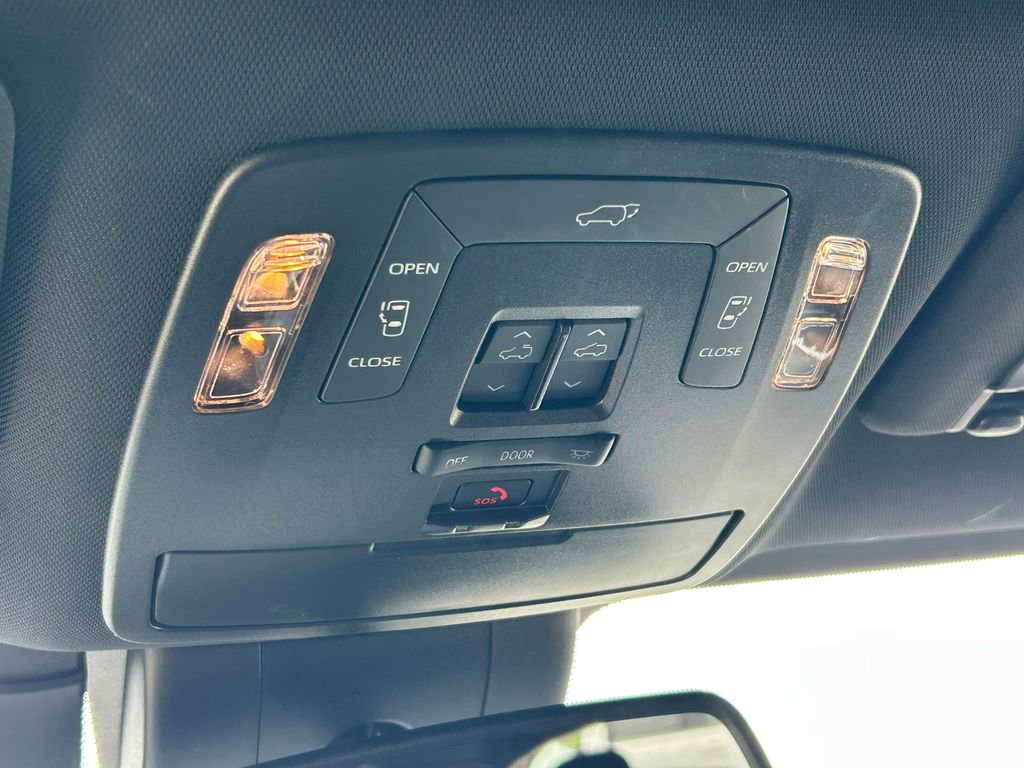 Certified 2025 Toyota Sienna XLE Woodland Edition AWD/4WD image 22