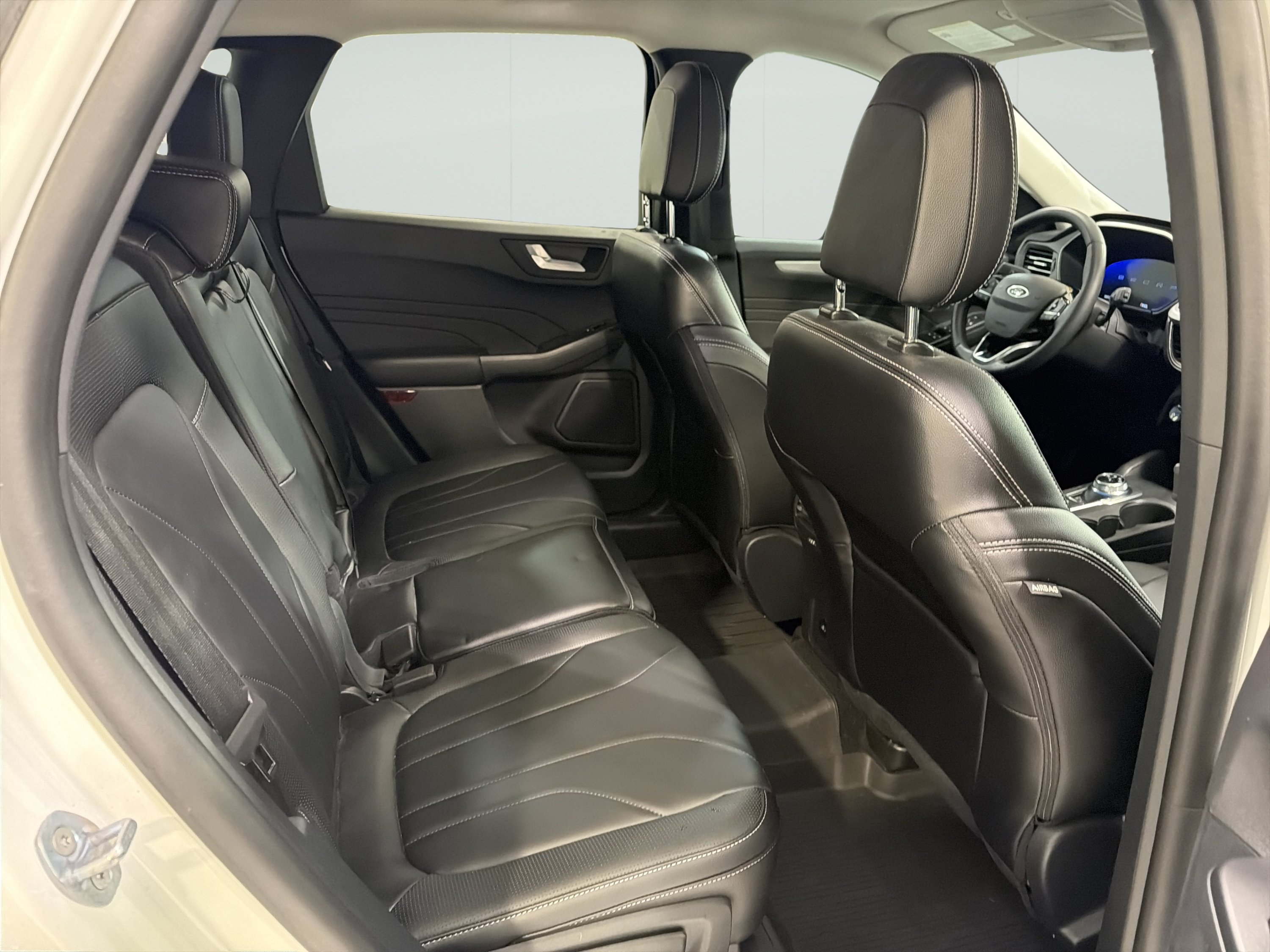 Used 2025 Ford Escape Platinum w/ Premium Technology Package AWD/4WD image 11