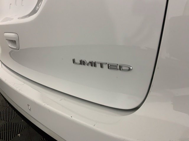 Used 2026 Chrysler Pacifica Limited FWD image 14
