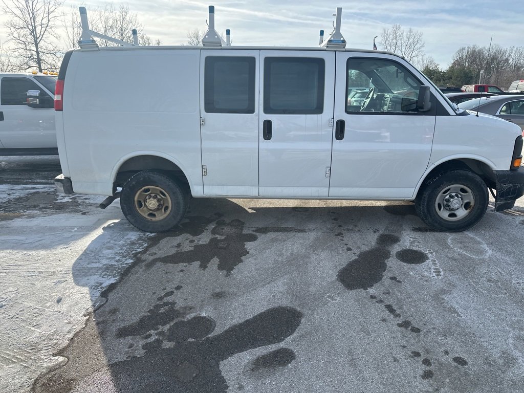 Used 2017 Chevrolet Express 2500 image 6