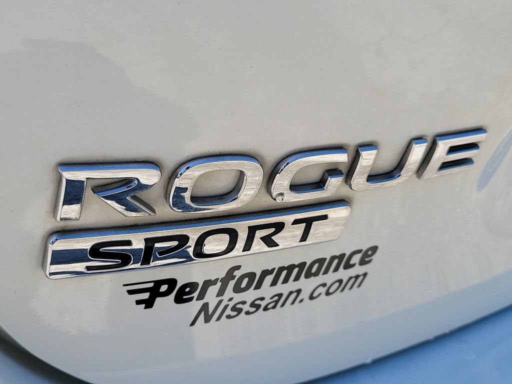 Used 2019 Nissan Rogue Sport S w/ Appearance Package AWD/4WD image 12