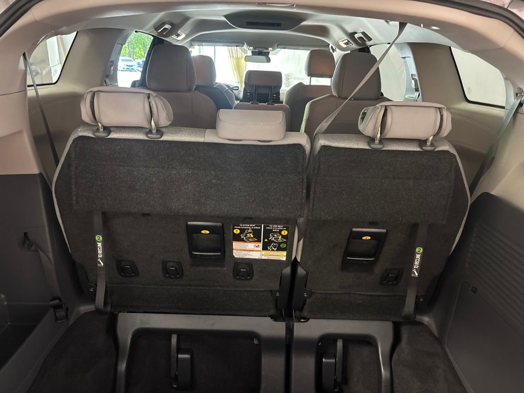 Used 2023 Toyota Sienna LE FWD image 13