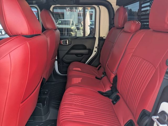Used 2023 Jeep Gladiator Overland w/ Cold Weather Group AWD/4WD image 8