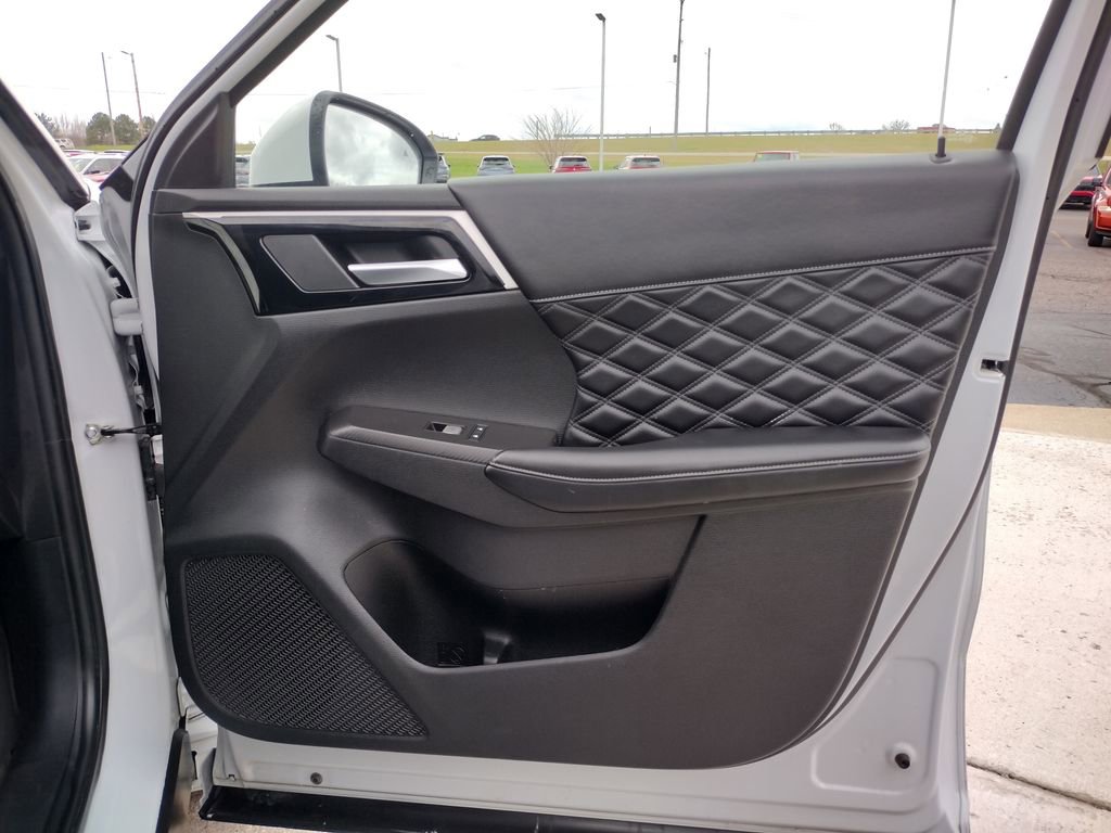 Used 2022 Mitsubishi Outlander SEL image 33
