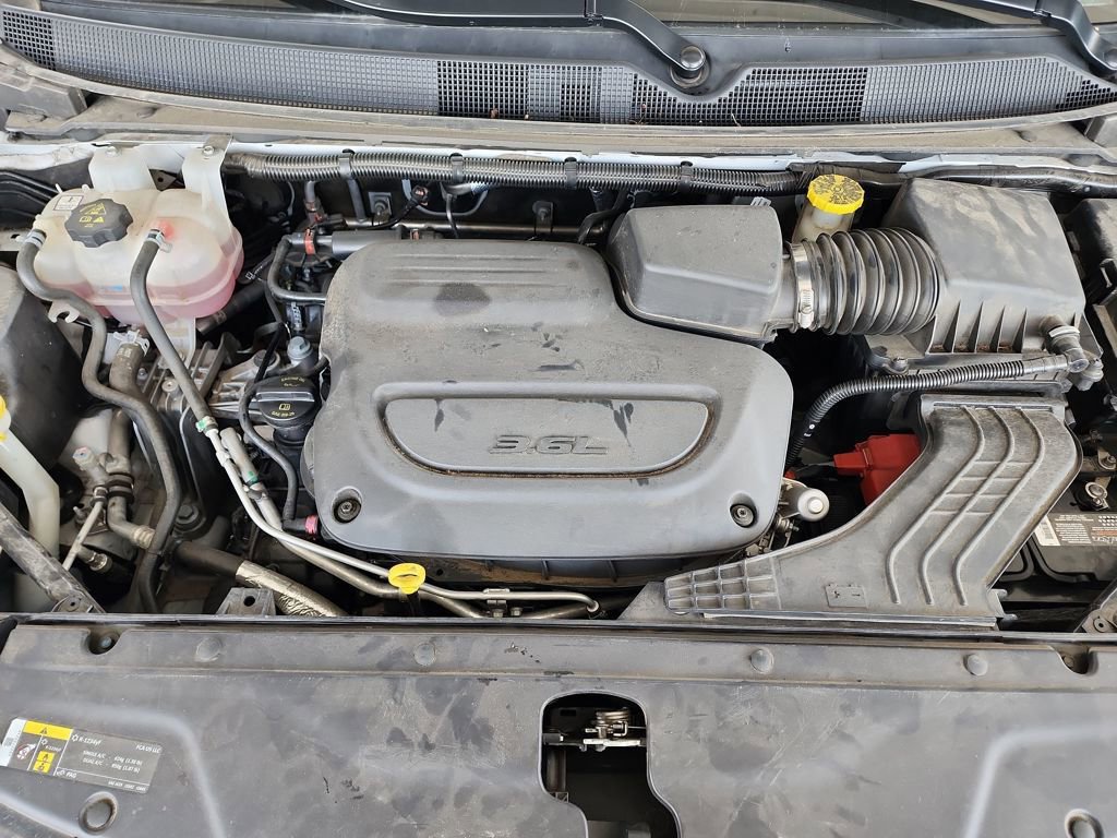 Used 2024 Chrysler Pacifica Touring-L FWD image 41