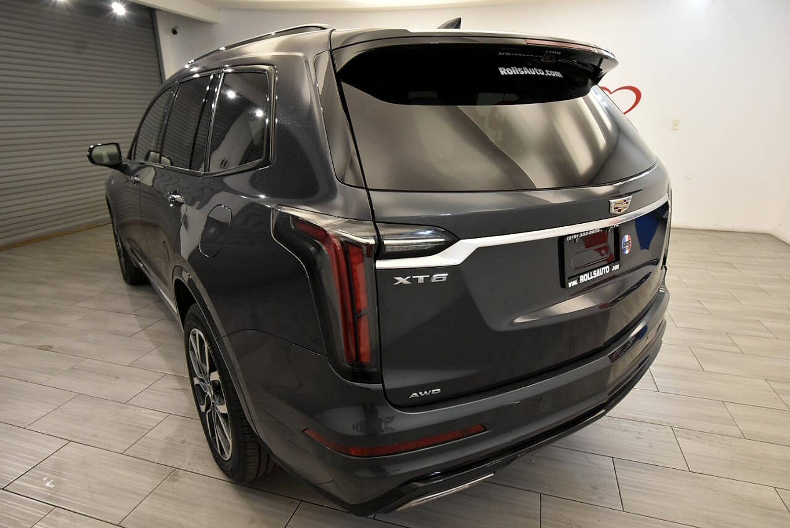 Used 2023 Cadillac XT6 Sport w/ Technology Package AWD/4WD image 3