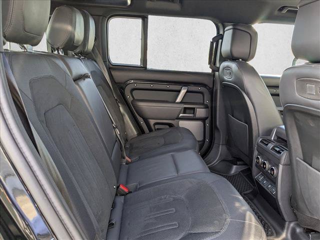 Used 2022 Land Rover Defender 110 V8 AWD/4WD image 22