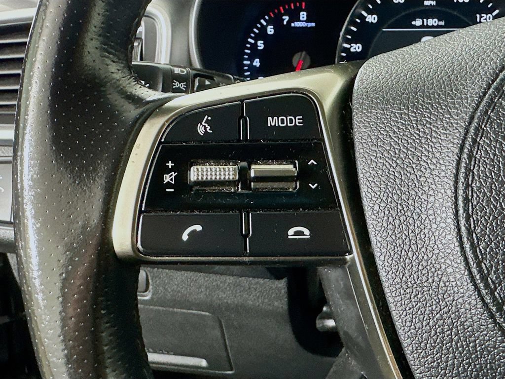 Certified 2019 Kia Sorento SX w/ SX Touring Package FWD image 12