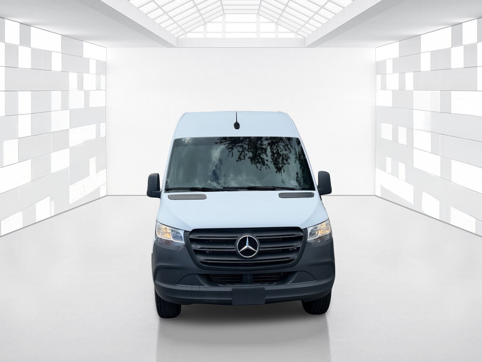 Used 2022 Mercedes-Benz Sprinter 2500 image 2