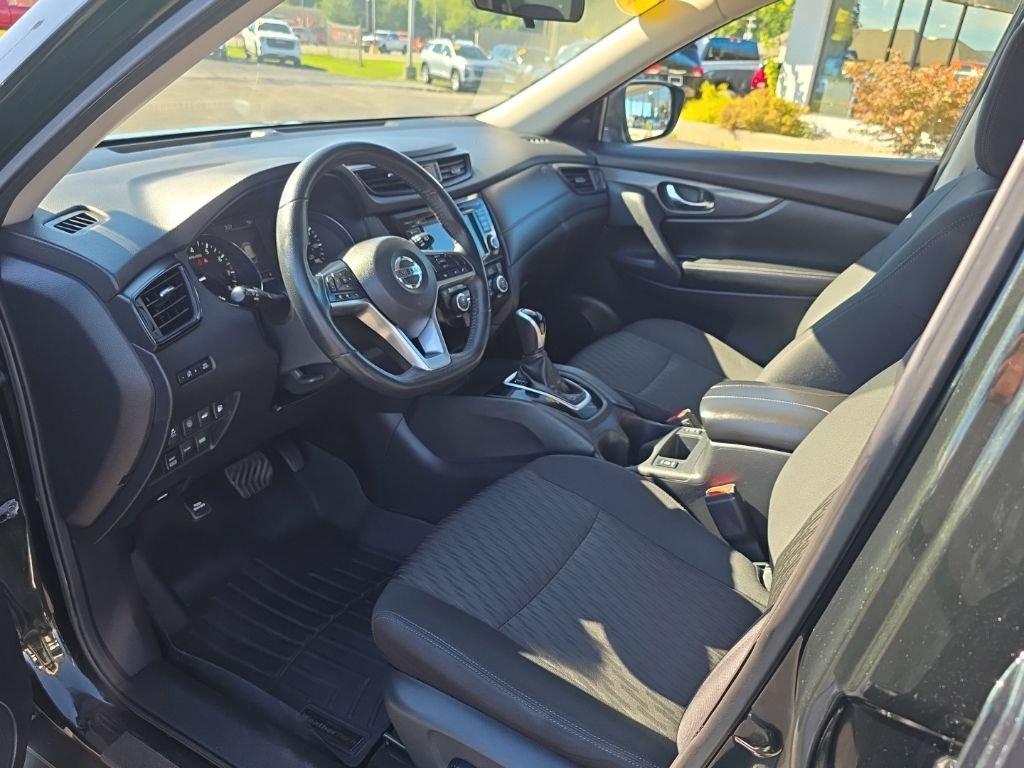 Used 2020 Nissan Rogue SV AWD/4WD image 18