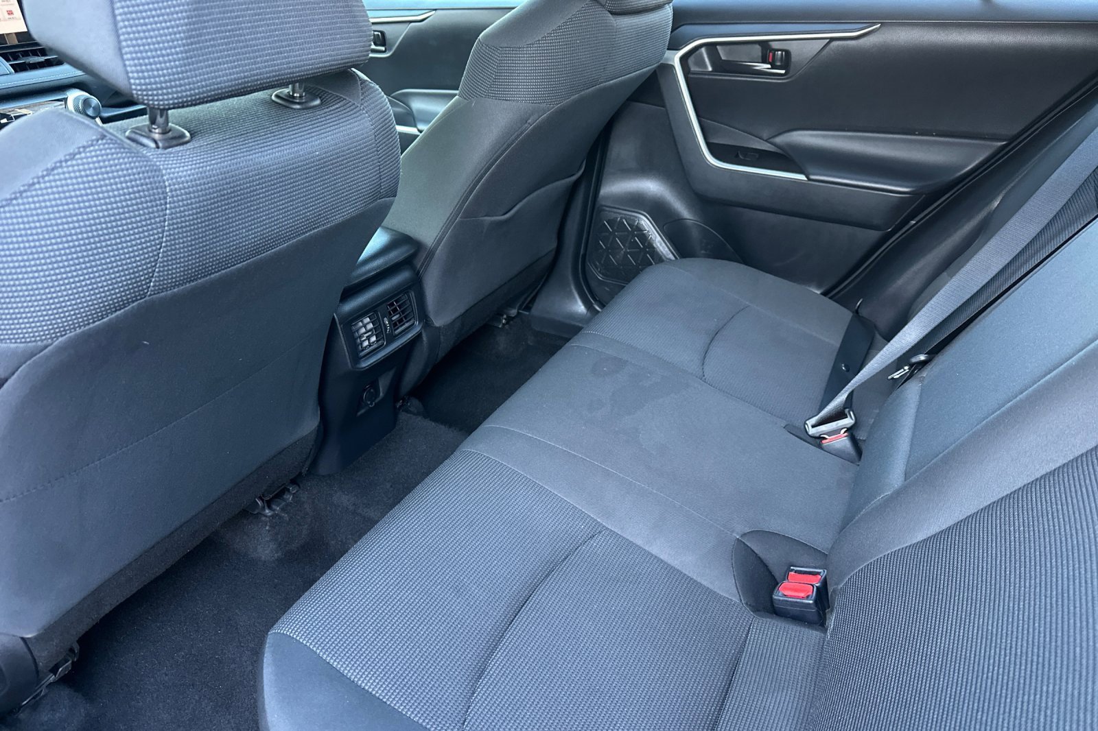 Used 2024 Toyota RAV4 LE image 14