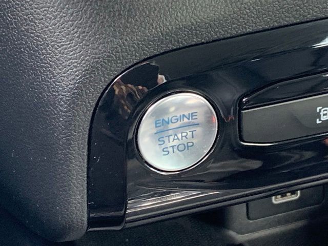 Used 2025 Ford Escape Platinum AWD/4WD image 21