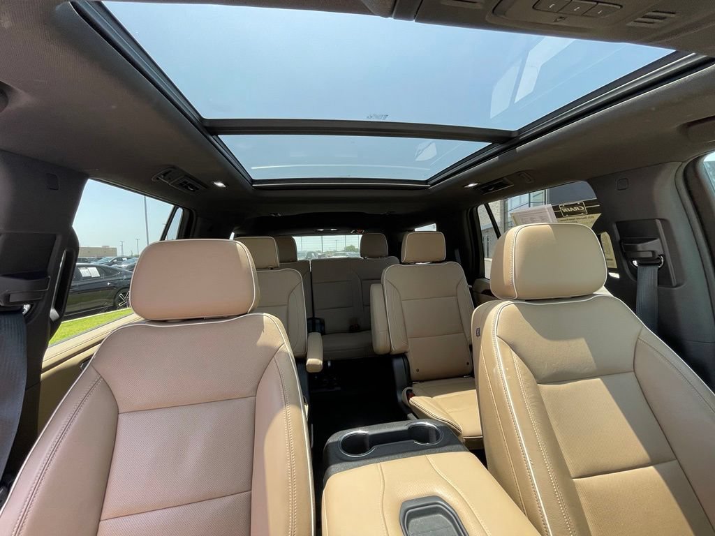 Used 2021 Chevrolet Tahoe Premier w/ Premium Package RWD image 28