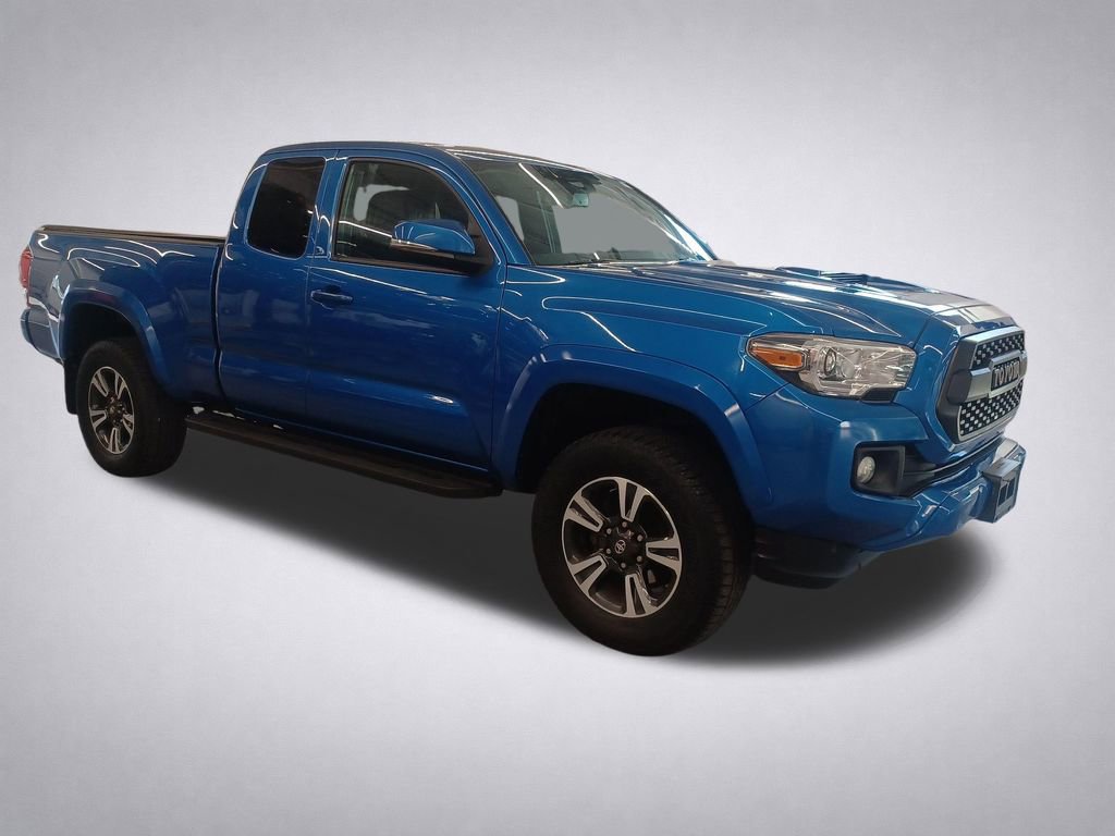Used 2017 Toyota Tacoma TRD Sport w/ Premium & Technology Package image 1