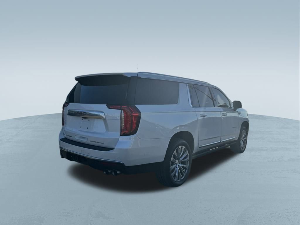 Used 2023 GMC Yukon XL Denali w/ Denali Reserve Package image 8