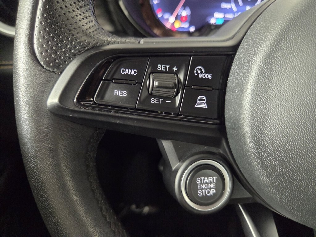 Used 2025 Alfa Romeo Tonale w/ Premium Package AWD/4WD image 18