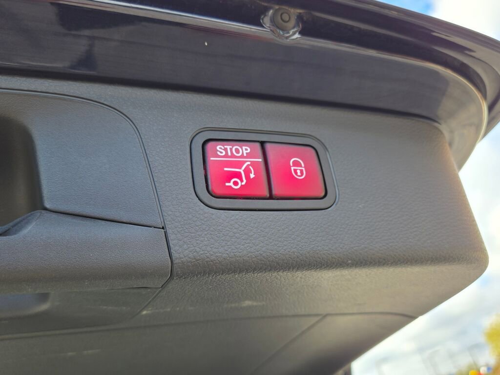 Used 2021 Mercedes-Benz GLC 300 4MATIC image 18