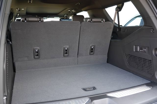 New 2026 GMC Yukon XL AT4 Ultimate w/ LPO, Floor Liner Package image 29
