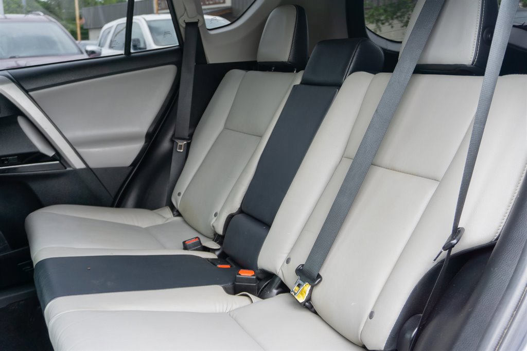 Used 2016 Toyota RAV4 Limited image 30