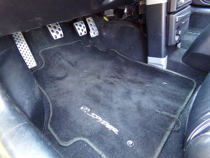 Used 2004 Toyota MR2 image 16