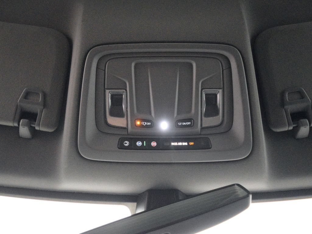 Used 2020 Chevrolet Silverado 1500 LT AWD/4WD image 25