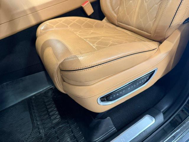 Certified 2025 Jeep Grand Wagoneer L Series III w/ Rear Seat Video Group 1 AWD/4WD image 47