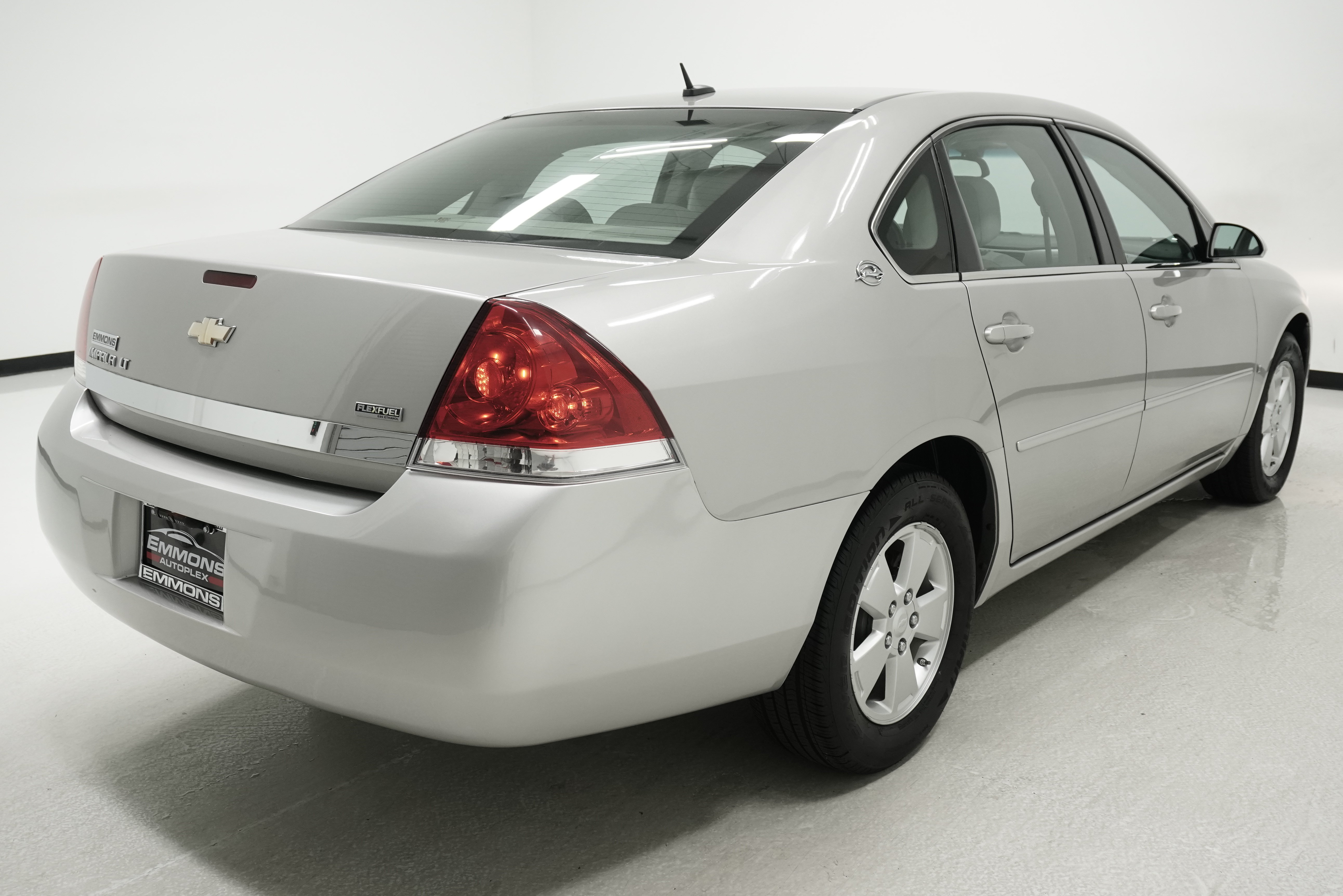 Used 2007 Chevrolet Impala LT w/ Preferred Equipment Group FWD image 4
