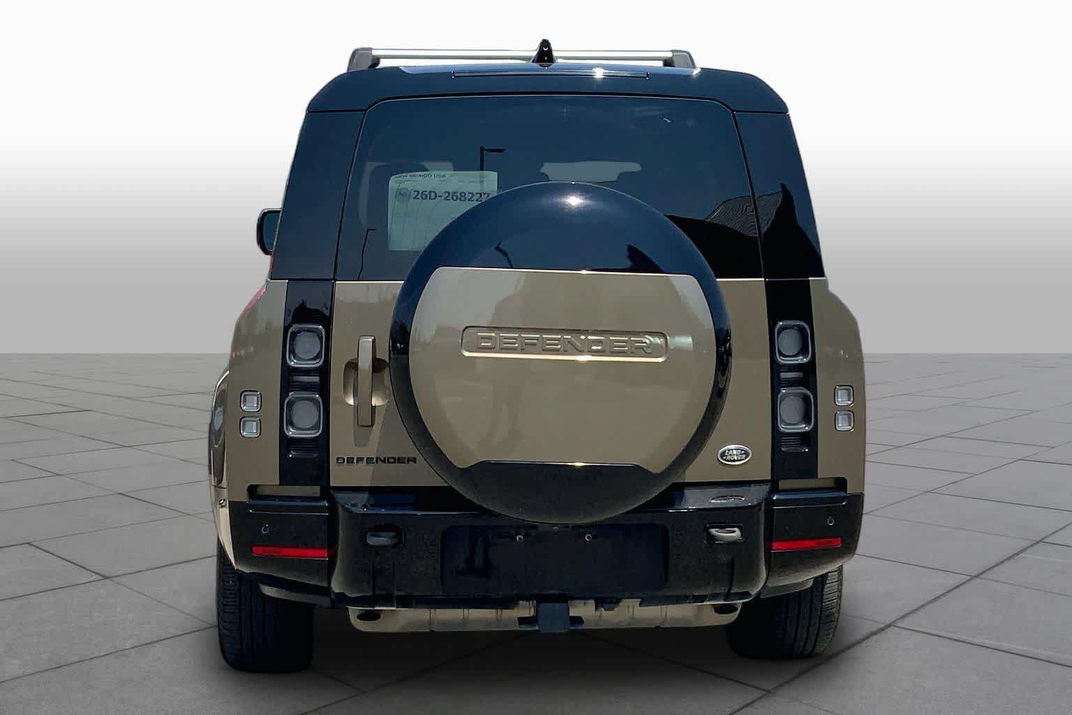 Used 2023 Land Rover Defender 130 X AWD/4WD image 5