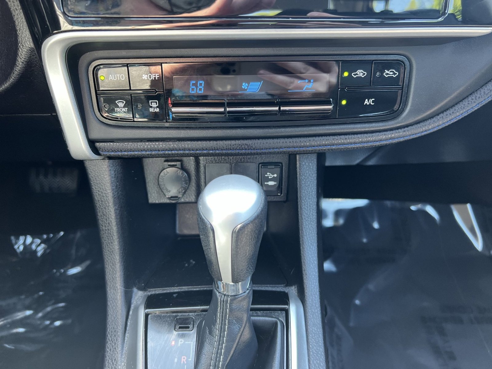 Used 2019 Toyota Corolla SE FWD image 19