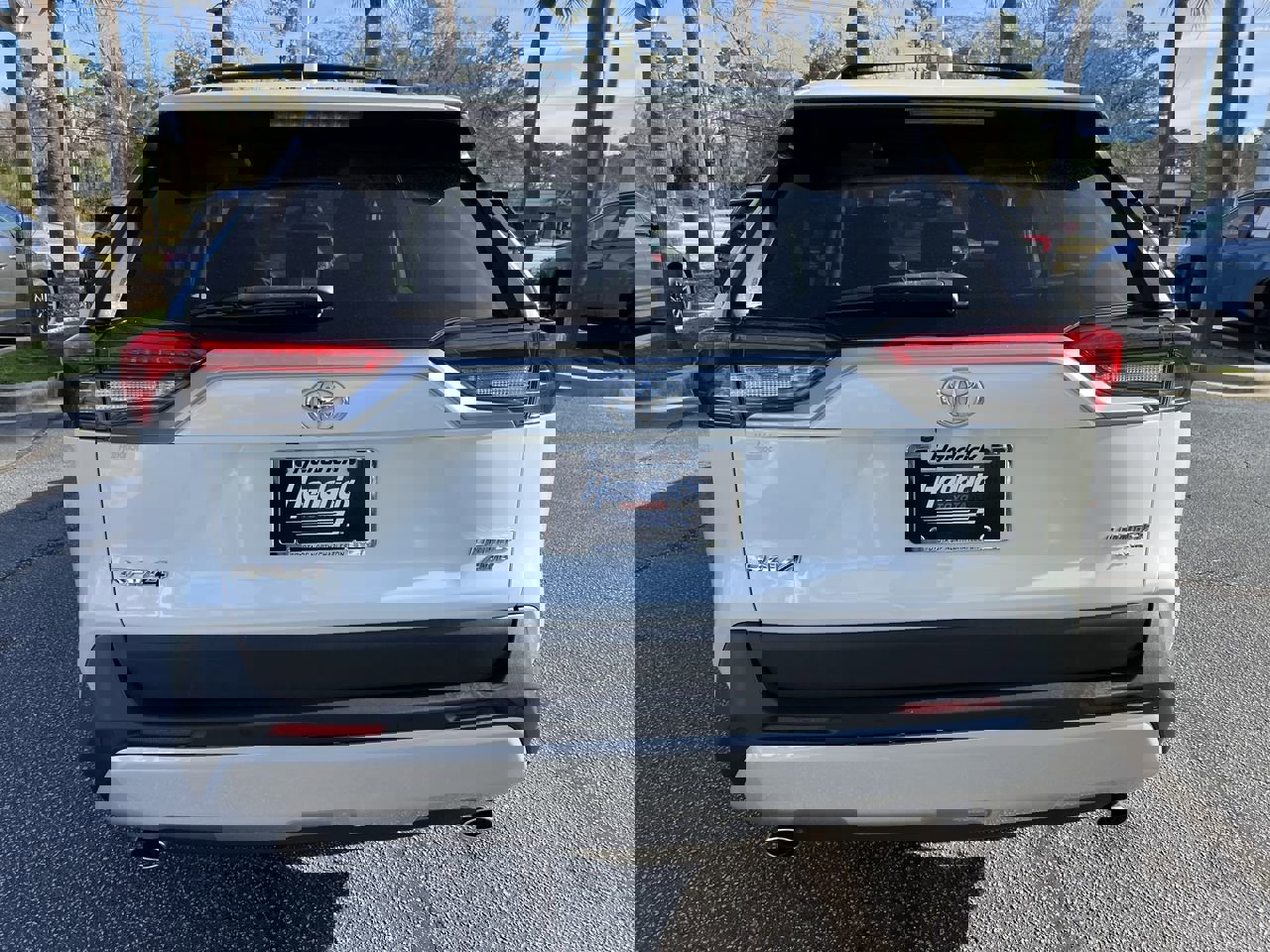 Used 2019 Toyota RAV4 Limited image 9